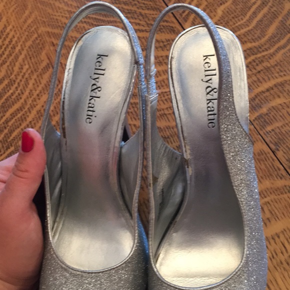 PRICE DROP!! 💕🌺 sparkly high heel sling backs - Picture 7 of 8